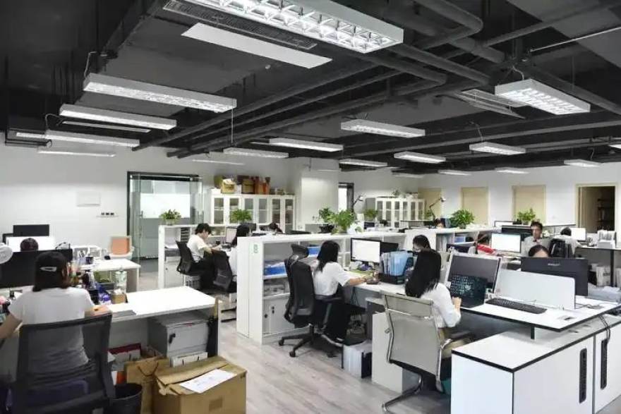 说球帝 复盘曼城式控球失灵：从肋部接应点看阵地战为何打不穿